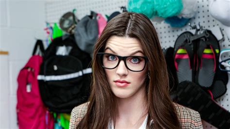 shoplyfter fiona frost